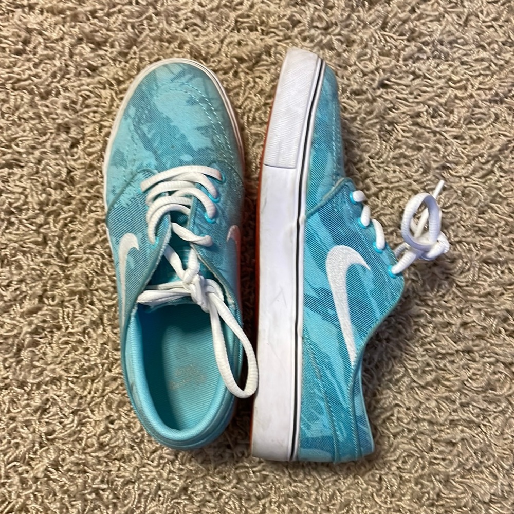 Nike Blue Janoksi’s